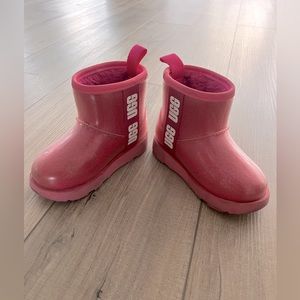 Ugh Toddler / Kid Boots. Fuschia color. Size US 10.